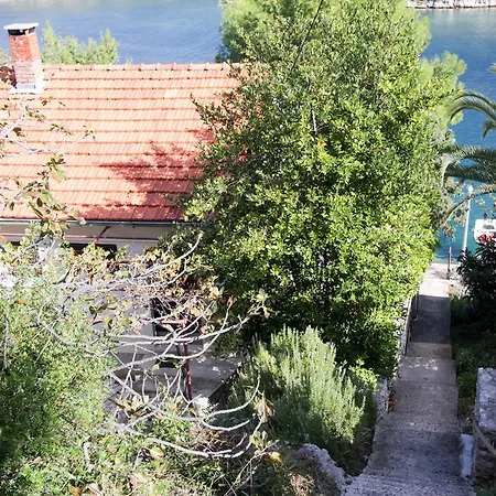 Vila Agazio